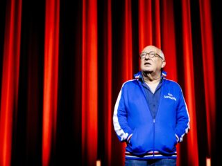 Youp van 't Hek neemt afscheid van het podium: 'Hij is een speciaal mens, een icoon'