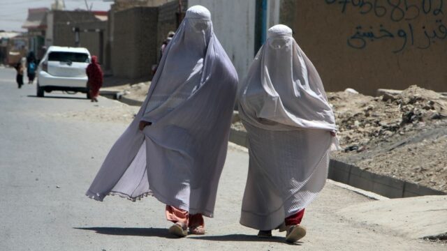 Hoe werden vrouwenrechten in Afghanistan dit jaar verder ingeperkt?