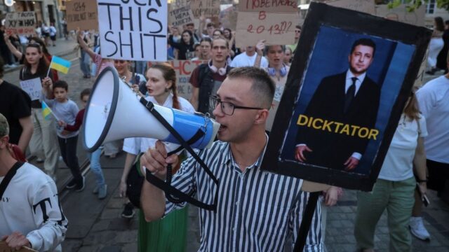 Demonstraties tegen Zelensky: hoe groot is het corruptieprobleem in Oekraïne?