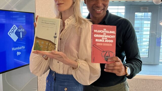 'De vluchteling, de grenswacht en de rijke Jood' en 'De Muur voorbij' zijn de Non-Fictie Boeken van Juli en Augustus