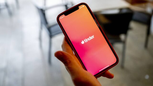 Nieuwe AI-functie Tinder helpt mannen met betere profielfoto's