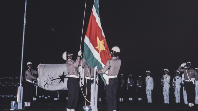 'Het Surinamisme blijft': journalist Roy Khemradj over 50 jaar onafhankelijkheid in Suriname