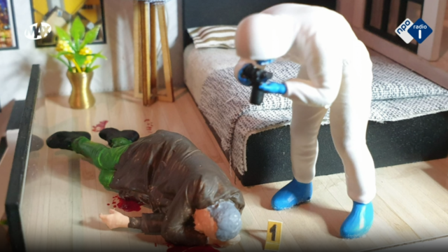 Forensisch onderzoeker verenigt misdaadscènes en miniatuurkunst