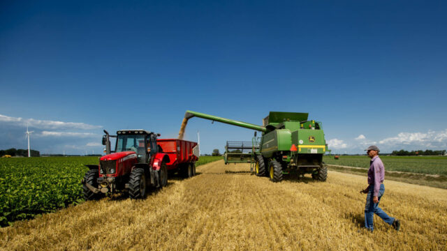 Boeren sturen deurwaarder op Brabantse politici af, 'intimiderend'