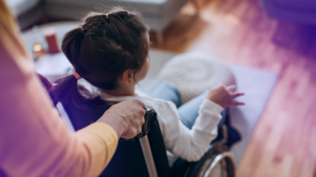 Gemeenten strenger met toekenning pgb-budget, ouders in de knel