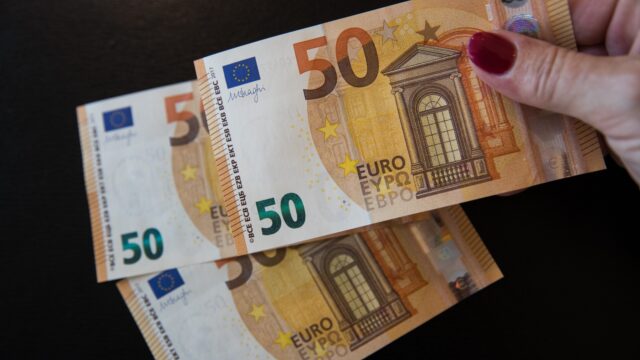 Is het verstandig om thuis cash geld te hebben? 'Niet ondenkbaar dat je bank gehackt wordt'