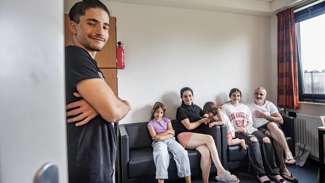Ariana (13) en haar gezin wonen al 10 jaar in Nederland, toch dreigen ze te worden uitgezet naar Oezbekistan