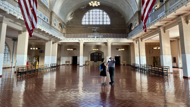 Boekenoorlog in Amerika: 'George Washington zou zich omdraaien in z'n graf'