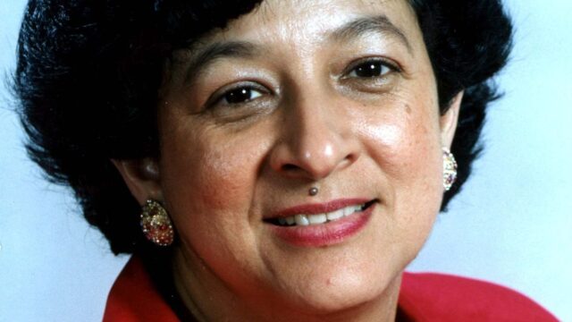 Tara Singh Varma, eerste vrouw van kleur in de Tweede Kamer, was 'enorm gedreven' maar 'vereenzaamd'