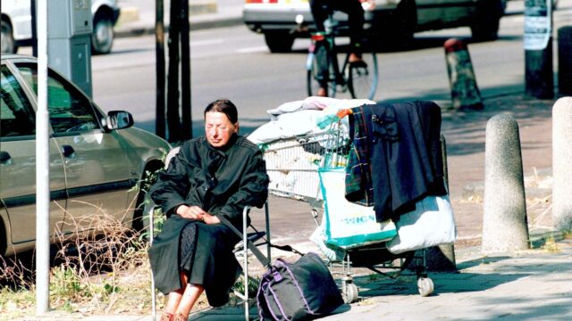 Dakloosheid onder vrouwen en kinderen neemt toe: podcast 'Waar slaap je?' onthult een blinde vlek