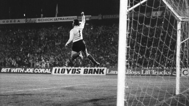 Van 'Heinz Kroket' tot een onbekende Koreaan: markante figuren uit 125 jaar Ajax