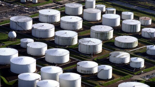 Podcast De Dag: spook-olie in de Rotterdamse haven