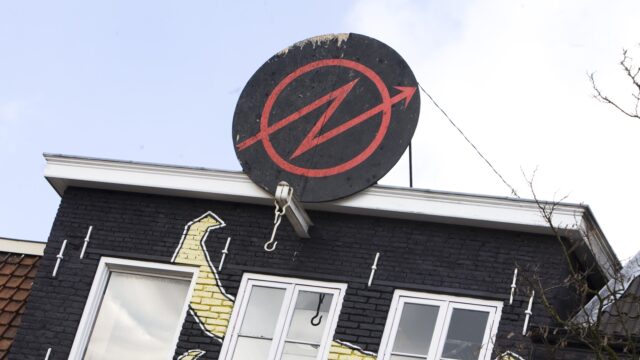 10 jaar koning, nog steeds geen woning: moeten we weer gaan kraken?