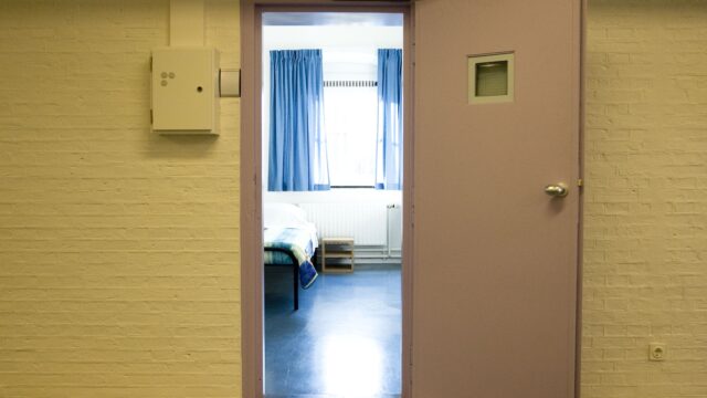 In de zwaarbeveiligde tbs-kliniek: 'Pas als hij stil is, dan wordt hij gevaarlijk'
