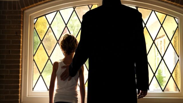 Mannen zwijgen vaak over seksueel misbruik: 'Pas rond mijn veertigste werd ik me bewust van de impac