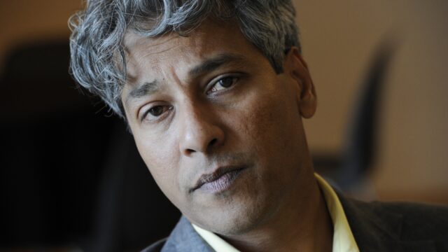 Met een biografie over Anil Ramdas is Karin Amatmoekrim genomineerd voor de Brusseprijs
