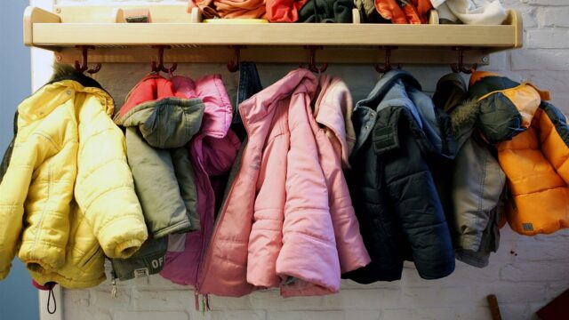 Betaald verlof, gratis kinderopvang: is het in Zweden echt beter geregeld?
