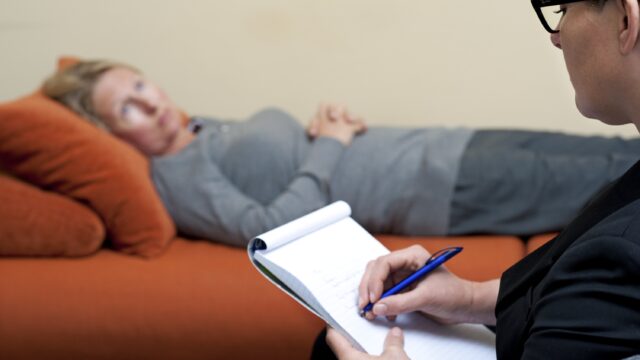 Autisme-diagnose op latere leeftijd krijgen: 'Herkenning werkt ontzettend helend'