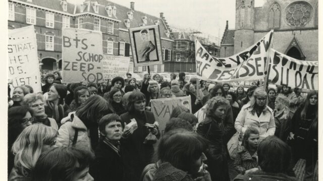 Waarom de Dolle Mina’s anno 2025 weer van zich (moeten) laten horen