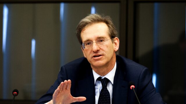 Econoom Lex Hoogduin: 'Gebruik geen eurobonds voor defensie-investeringen'