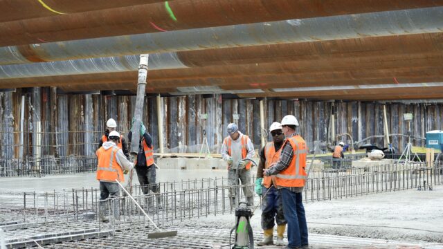 Personeelstekort van 60 duizend mensen dreigt voor de bouw: 'Te weinig mensen op de bouwplaats en op kantoor'