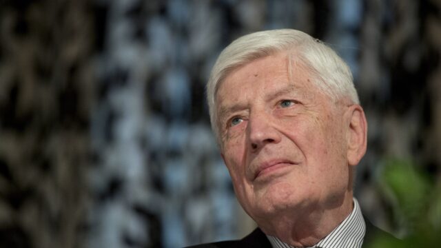 Oud-premier Van Agt vroeg koning om excuus aan Molukkers, tot nu toe niet gekomen