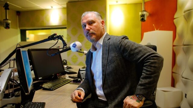 Vanavond in Kunststof: een speciale uitzending over de Pionierstegel met Eric Corton