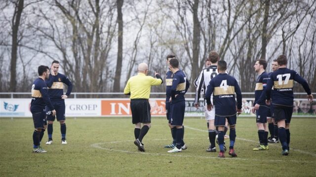 Toename agressie bij amateurvoetbal: 'Ik moest heel hard wegrennen'