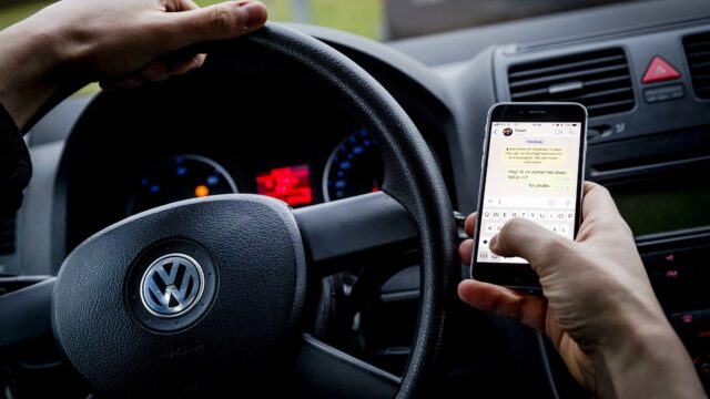 Driekwart automobilisten gebruikt telefoon tijdens rijden: 'Mensen zijn heel slecht in het inschatten van gevaren'