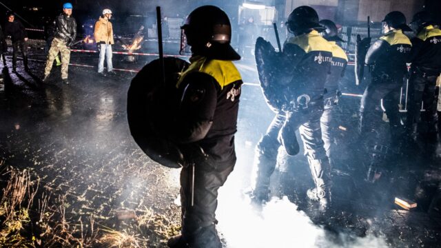 Agent heeft nog steeds gehoorschade na voetbalrellen
