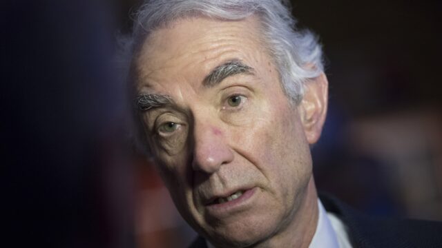 Oud-asielminister Leers: 'Geert Wilders stond vaak ineens naast m'n bureau'