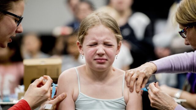 Huisarts over gekelderde vaccinatiegraad: 'Ik hou mijn hart vast, dit gaat niet goed'