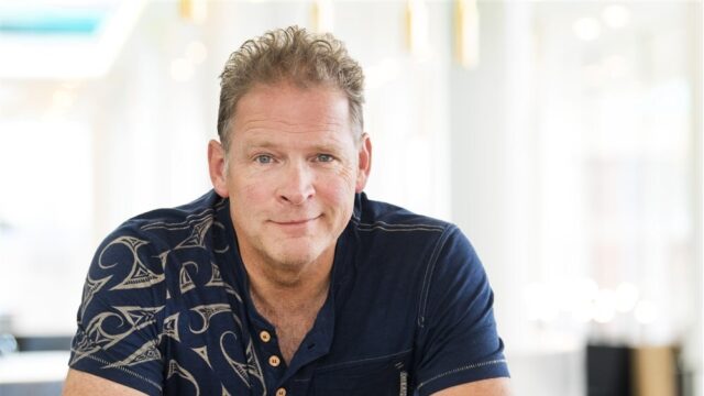 Hef, Erik van Muiswinkel en Elfie Tromp: deze BN’ers doen mee aan het Groot Dictee