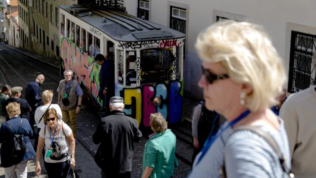 Lissabon experimenteert met toeristenwerend ov-beleid: volgt Amsterdam?