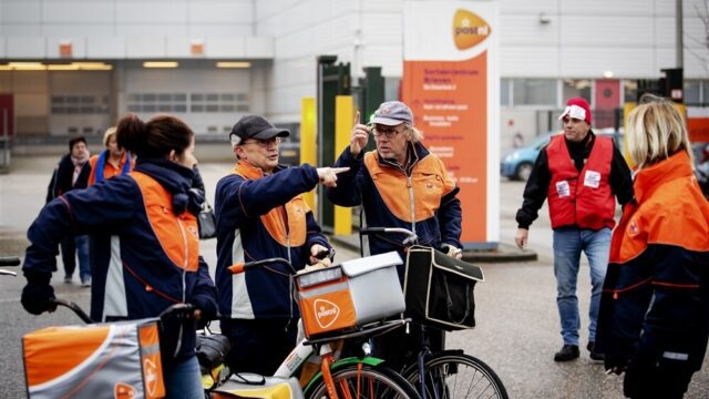 Stand.nl: 'De overheid moet PostNL overeind houden'