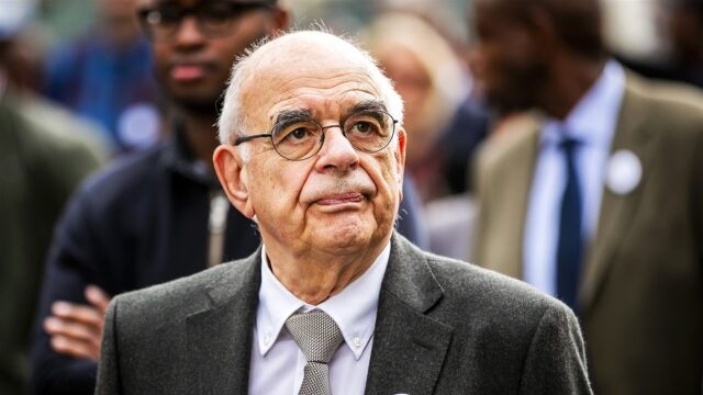 Oud PvdA-politicus Jan Pronk: 'Ik zou een andere koers hebben ingezet dan Timmermans'