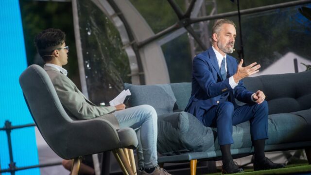 'Jordan Peterson appelleert aan een onmachtig gevoel bij jonge, witte mannen'