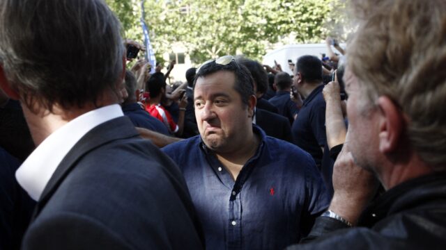 Hoe Mino Raiola uitgroeide tot invloedrijkste zaakwaarnemer in het voetbal: 'Kleurrijke man die alles in zich had'