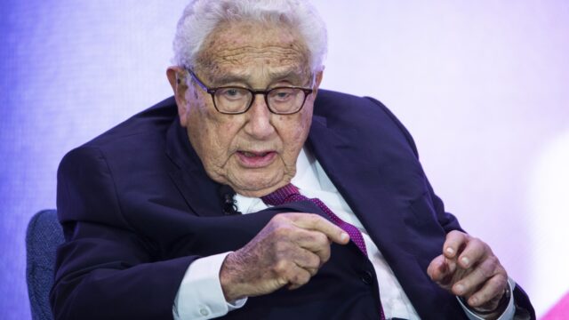 Amerikaanse oud-minister Henry Kissinger overleden: 'Orakel over buitenlands beleid'
