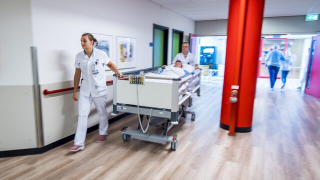 FNV wil goedkoop huis voor starters in de zorg: 'Terug naar de verplegersflat'
