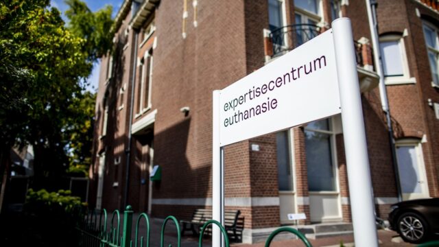 Psychiater overspoeld met verzoeken na ontroerend euthanasieverhaal op tv: 'Mensen smeken om hulp'