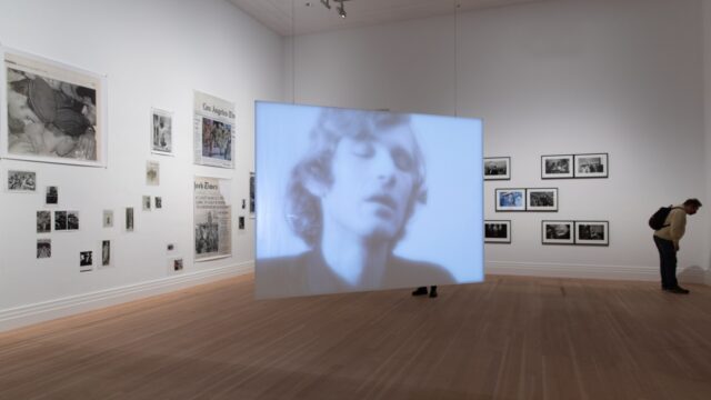 De mysterieuze verdwijning van Bas Jan Ader: de kunstenaar die in de oceaan verdween