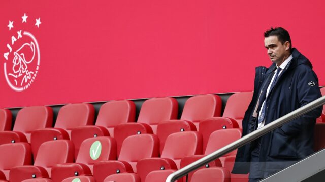 Boek 'Ajax in crisis' biedt inzage: 'Vertrek Overmars was een dreun'