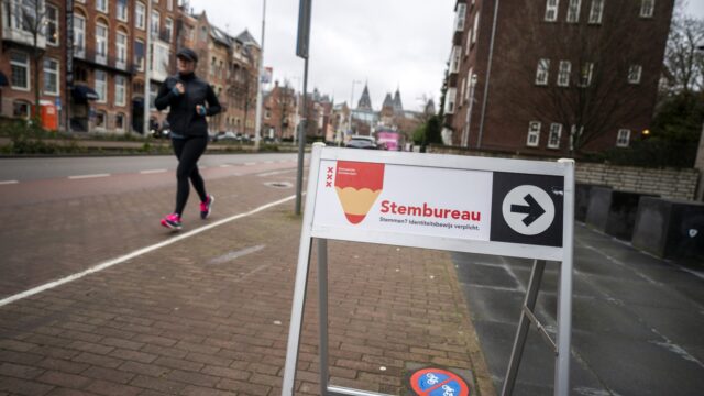 Moeten media terughoudender zijn als het gaat om politieke peilingen?