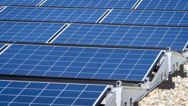Stand.nl: 'Het is goed dat de salderingsregeling voor zonnepanelen voorlopig blijft bestaan'