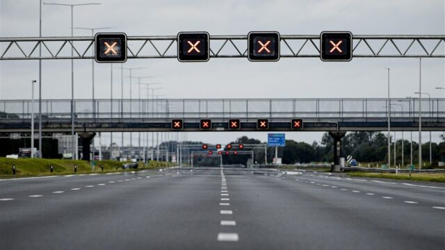 Blijven rode kruizen te lang boven de weg staan?