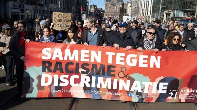 'Ik zei goedenavond en hun reactie was: hé Zwarte Piet, ik klapte dicht'