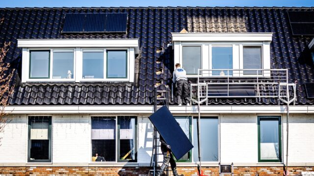 In 2027 leveren zonnepanelen minder op dan vroeger door afschaffen salderingsregeling: eigenaren boos