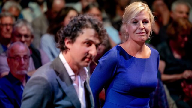 Welke kant beweegt het politiek midden op nu PvdA en GroenLinks verder versmelten?