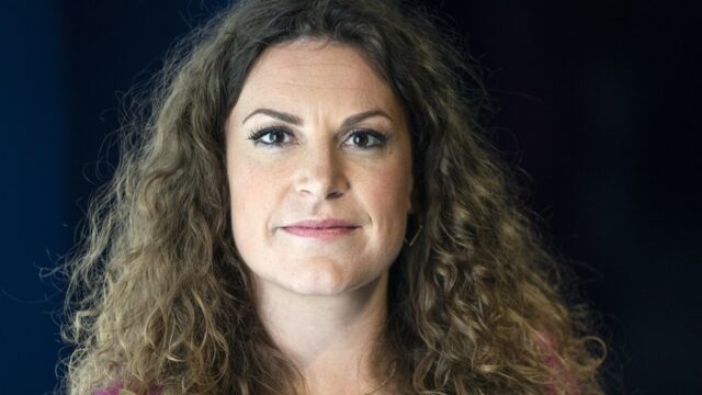 Voetbalcommentator Suse van Kleef blijft scoren, maar voorlopig niet op tv
